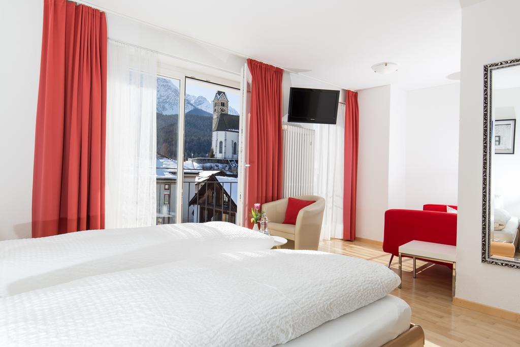 Hotel Restaurant Gabriel Скуоль Экстерьер фото